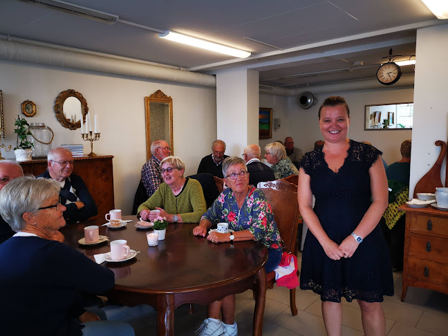 Kom in Café - Gastronomi och hotellverksamhet