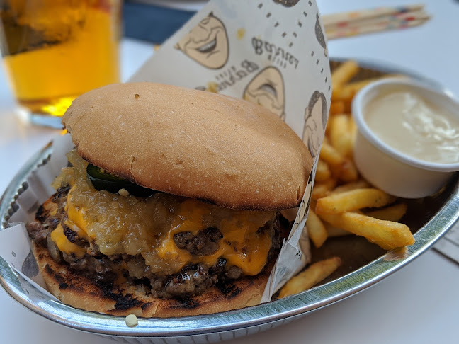 Cliff Barnes - Gastronomi och hotellverksamhet