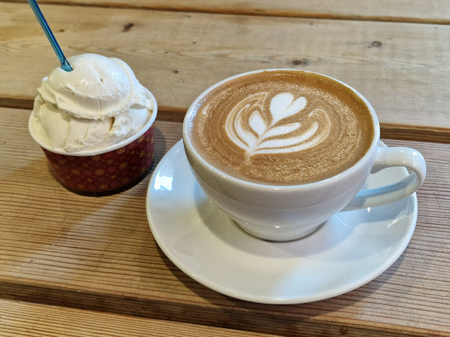 Favvo Glass - Gastronomi och hotellverksamhet