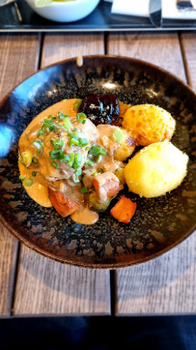 Friends Corner - Gastronomi och hotellverksamhet