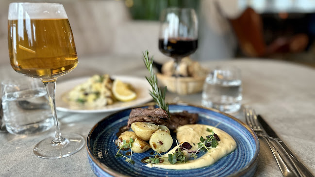 Bistro 46 - Gastronomi och hotellverksamhet
