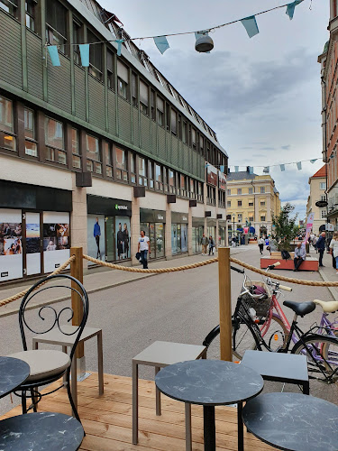 Gallo Vinotek - Gastronomi och hotellverksamhet