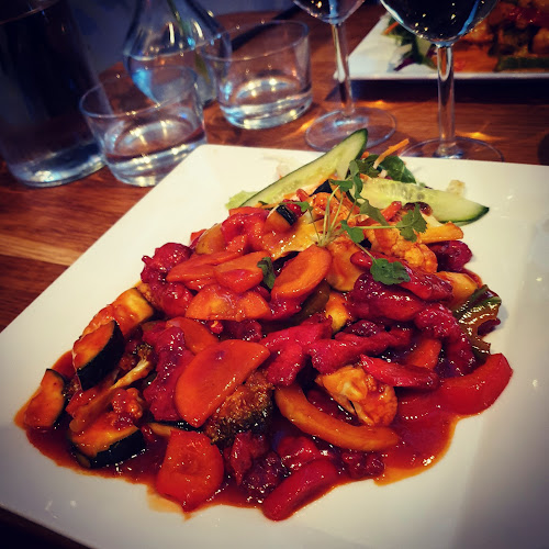 Mamadou - Gastronomi och hotellverksamhet