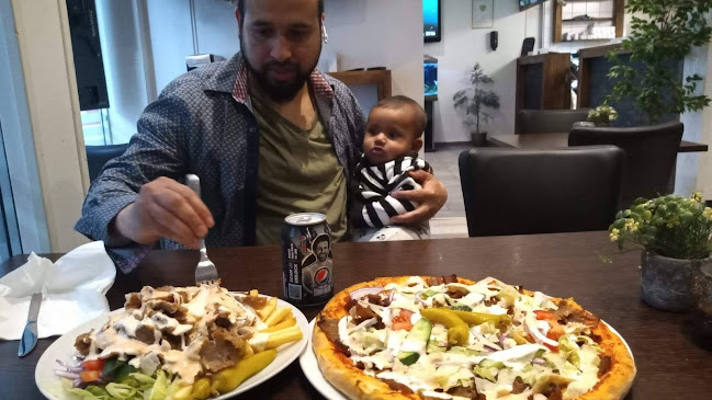 Pizzeria Mamoli - Gastronomi och hotellverksamhet