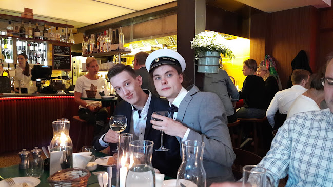 Café Facile - Gastronomi och hotellverksamhet