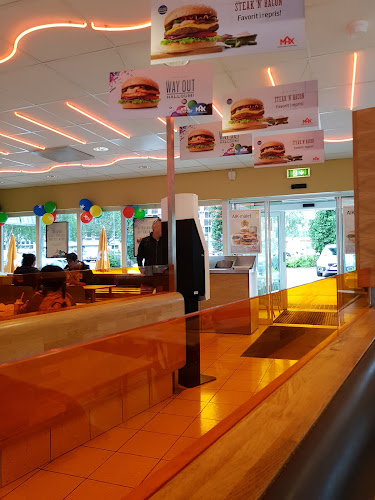 Max Burgers Open Times