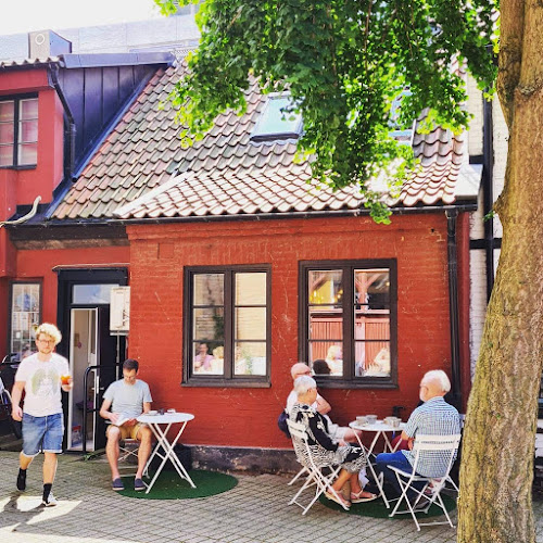 Bruket kaffebar - Gastronomi och hotellverksamhet