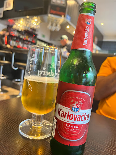 Opinii despre Ellstorps Kvarterskrog & Pizzeria în Malmö - Gastronomi och hotellverksamhet