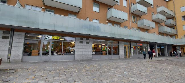 Subway - Gastronomi och hotellverksamhet