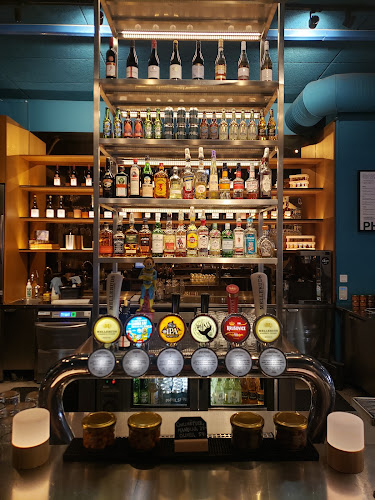 Phil's Burger Götgatan Open Times