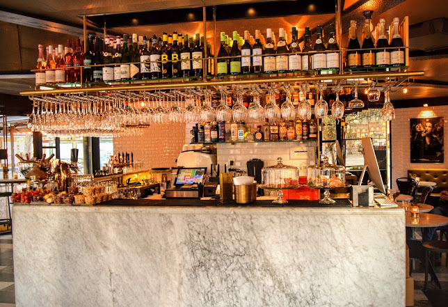 Vau de ville - Gastronomi och hotellverksamhet