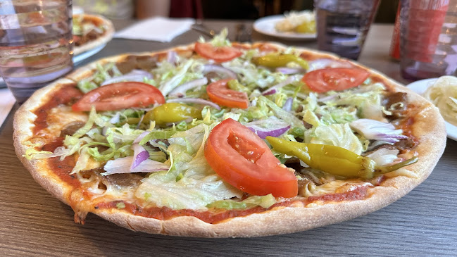 Pizza House - Gastronomi och hotellverksamhet