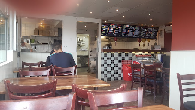 Kalle's Gatukök Open Times