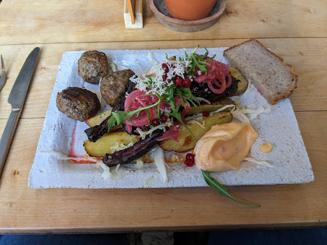 Comments and reviews of Kalf & Hansen