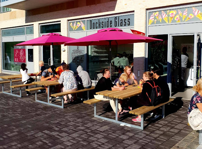 Dockside Glass - Gastronomi och hotellverksamhet
