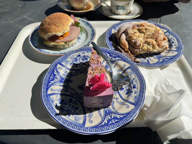 Blomberg, 531 95 Källby