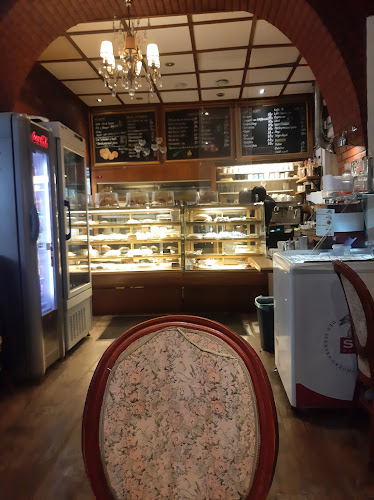 Café Giffi Open Times