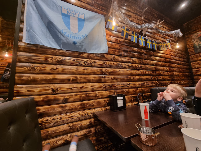 Rekas Burgers - Gastronomi och hotellverksamhet