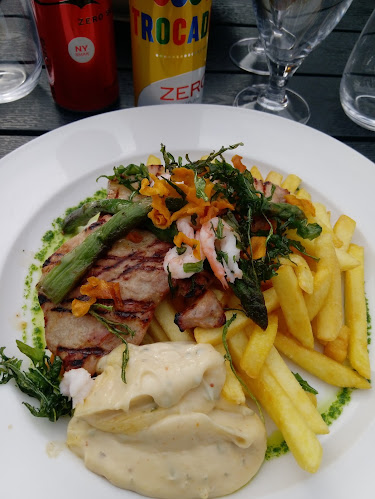 Aqua Restaurang & Bar - Hedåskiosken - Gastronomi och hotellverksamhet