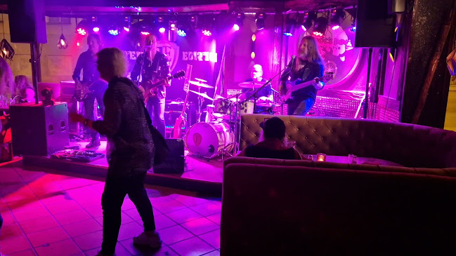 Opinii despre Nya Croc's Inn în Södertälje - Gastronomi och hotellverksamhet