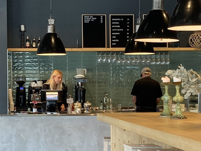 Friends Corner - Gastronomi och hotellverksamhet