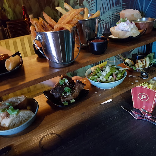 Pinchos - Gastronomi och hotellverksamhet