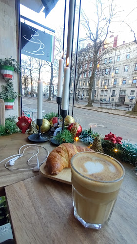 Manniny Phone number