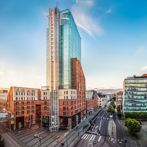 SKYBAR at The Plaza - Gastronomi och hotellverksamhet