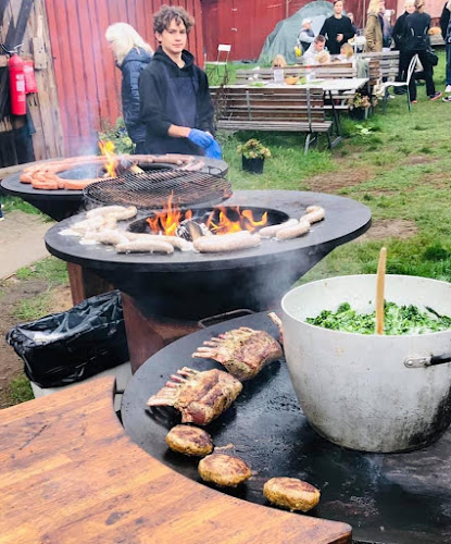 Rörby Gård Cateringföretag och Matproduktion Rörby gård, Sommarcafe Öppet Maj - September 2022. Rörby Gård, 178 93 Drottningholm