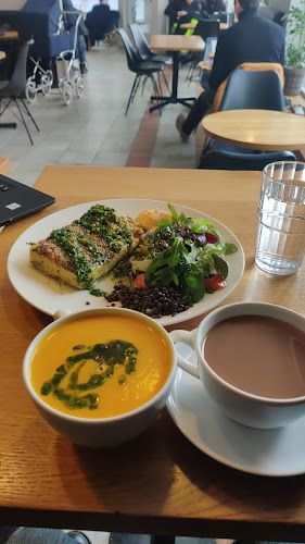 Opinii despre Gamla bibliotekscaféet în Umeå - Gastronomi och hotellverksamhet