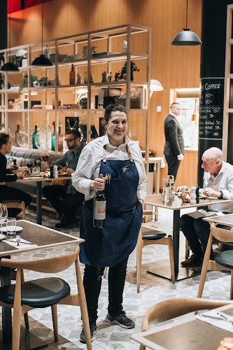 The Social Bar & Bistro - Gastronomi och hotellverksamhet