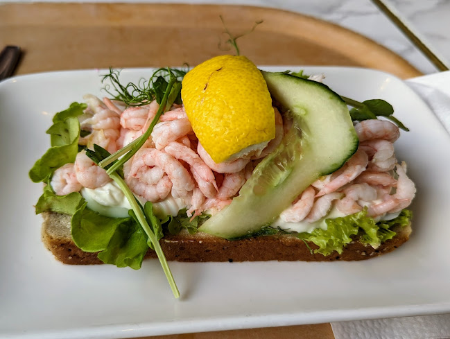 Café Blå Katten Open Times