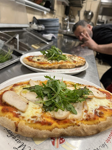 Opinii despre La Famiglia Restaurang în Tidaholm - Gastronomi och hotellverksamhet