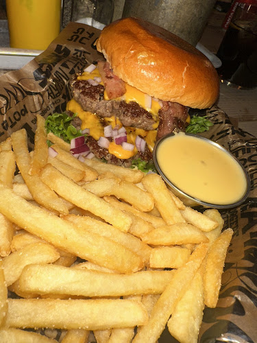 Reviews of Tugg Burgers in Borås - Gastronomi och hotellverksamhet