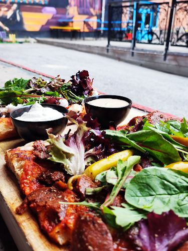 Dynamo Deli - Gastronomi och hotellverksamhet