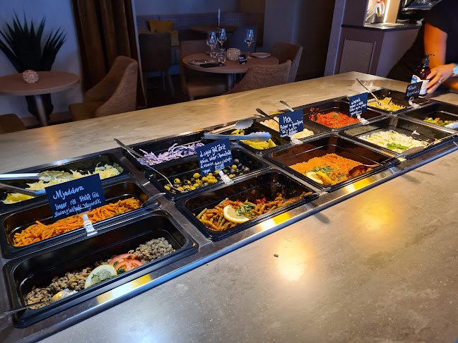 Ummy - Gastronomi och hotellverksamhet