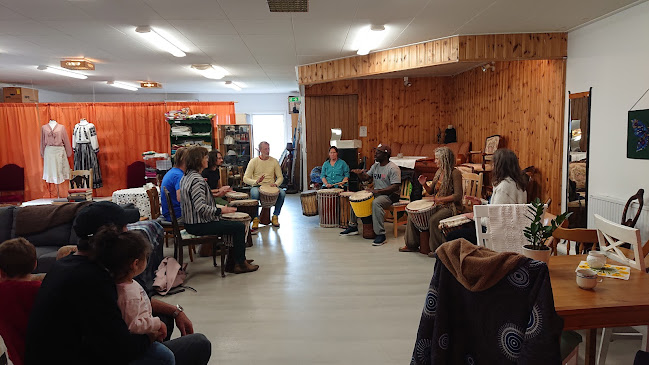 Mittpunkten Café och Second Hand Open Times