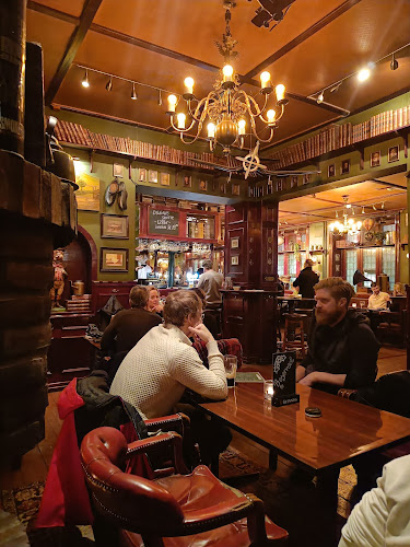 Pickwick Pub - Gastronomi och hotellverksamhet
