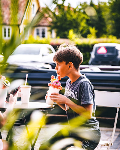 Comentarii opinii despre Miss Crickets Milkshake bar