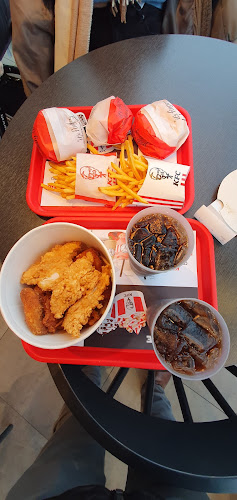 KFC - Gastronomi och hotellverksamhet