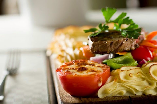 Opinii despre Mitt kök Restaurang & Pizzeria în Göteborg - Gastronomi och hotellverksamhet