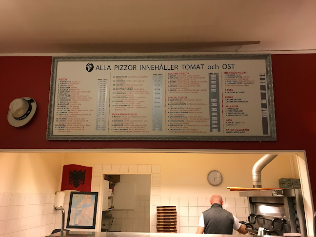 Pizzeria Capone Open Times