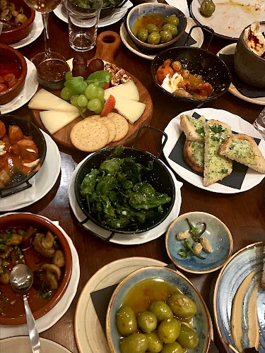 Marina Tapas - Gastronomi och hotellverksamhet