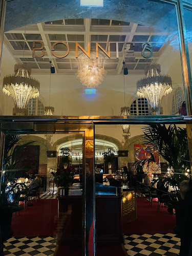 Bonnie's - Gastronomi och hotellverksamhet