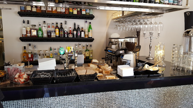 Charlies Bistro - Gastronomi och hotellverksamhet