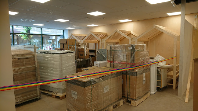 Smulan's CAFÉ & GLASS Open Times