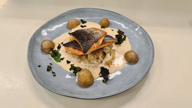 Opinii despre Prins Carl Restaurang & Kvälls Bar în Ystad - Gastronomi och hotellverksamhet