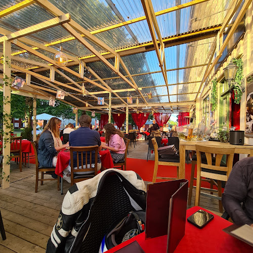 Cornelis Matsal - Gastronomi och hotellverksamhet