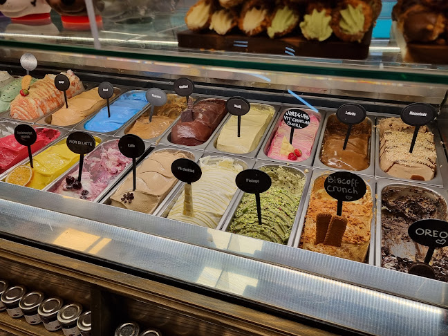 Gelato Bar Crispino - Gastronomi och hotellverksamhet
