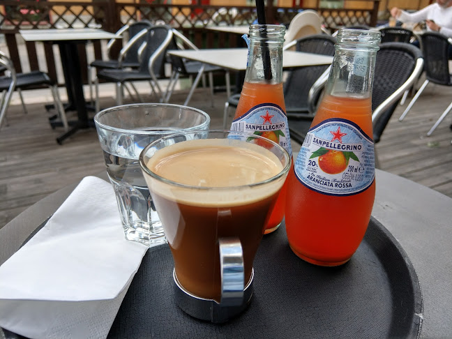 Caffè Mezzo - Gastronomi och hotellverksamhet